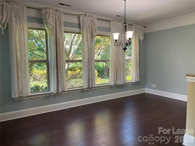 Building Photo - 8811 Tamarron Dr