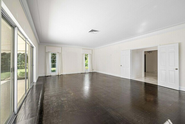 Building Photo - 157 Wells Rd