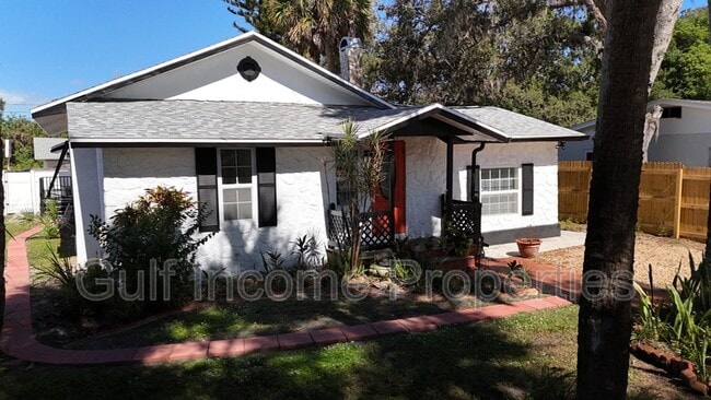 Building Photo - 2635 Arnold St