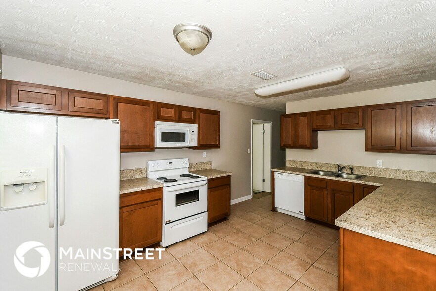 Building Photo - 6505 Parvin Dr
