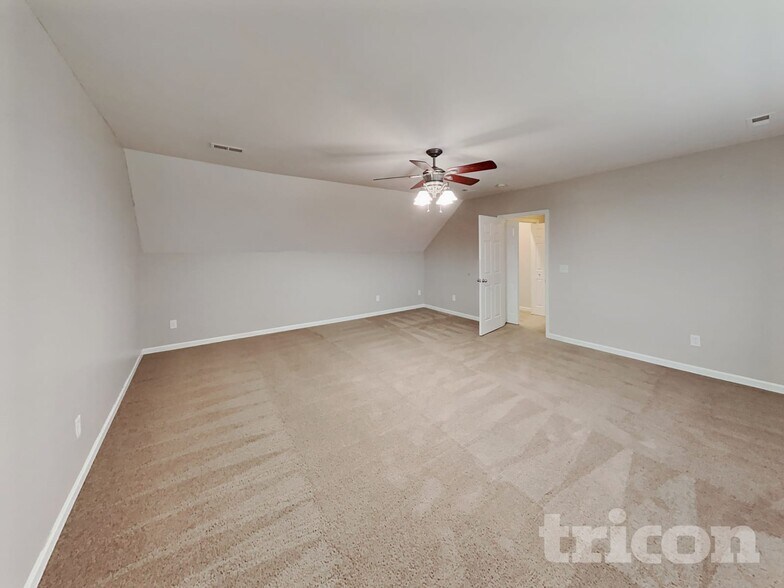 Building Photo - 1007 Golf View Way