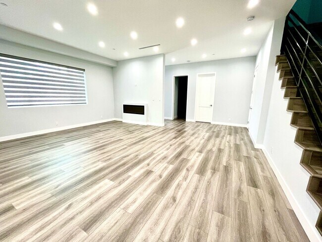 Building Photo - Newly built gated home with top of the lin...