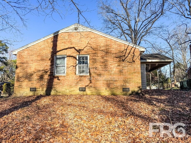 Building Photo - 2501 Jefferson Dr