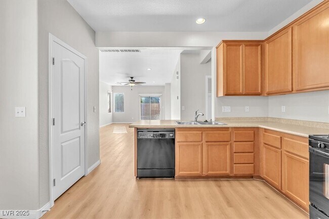 Building Photo - 2105 Turtle Beach Ave