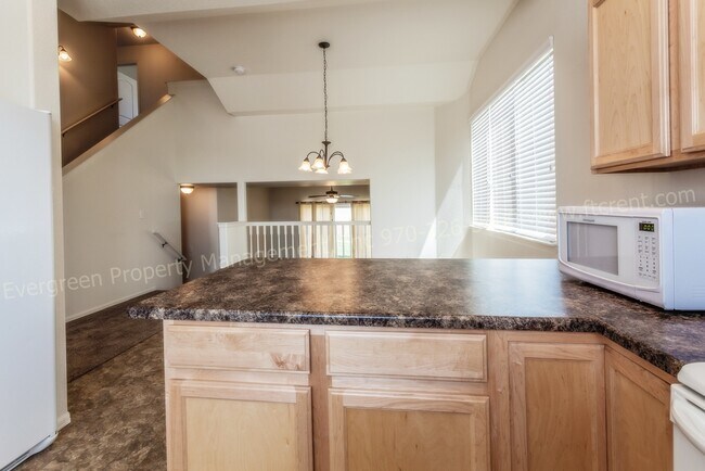 Building Photo - 318 Cherryridge Dr