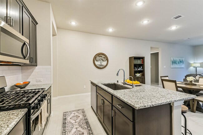 Building Photo - 1337 Lakeside Crk Rd