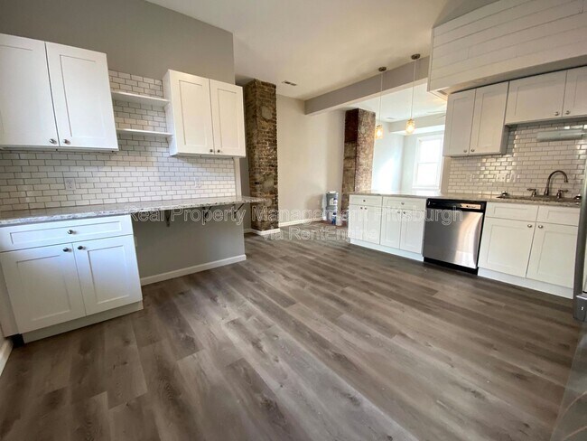 Building Photo - 2140 Lowrie St