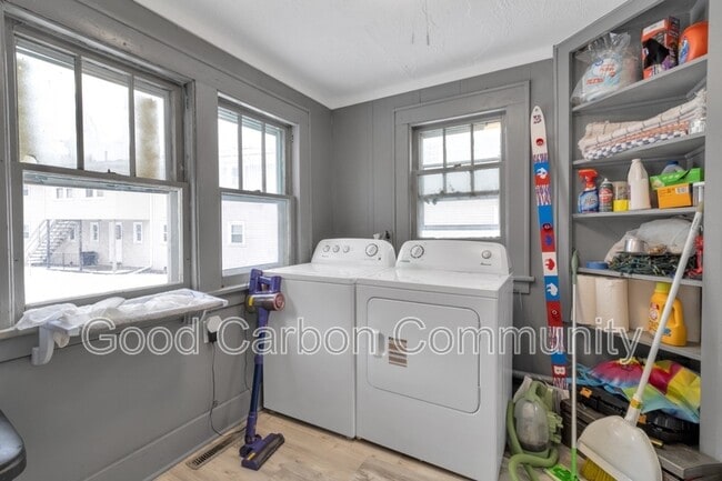 Building Photo - 36 Water St