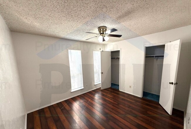 Building Photo - AVAILABLE NOW!!! Charming 3-bedroom, 2-bathroom home in Lancaster