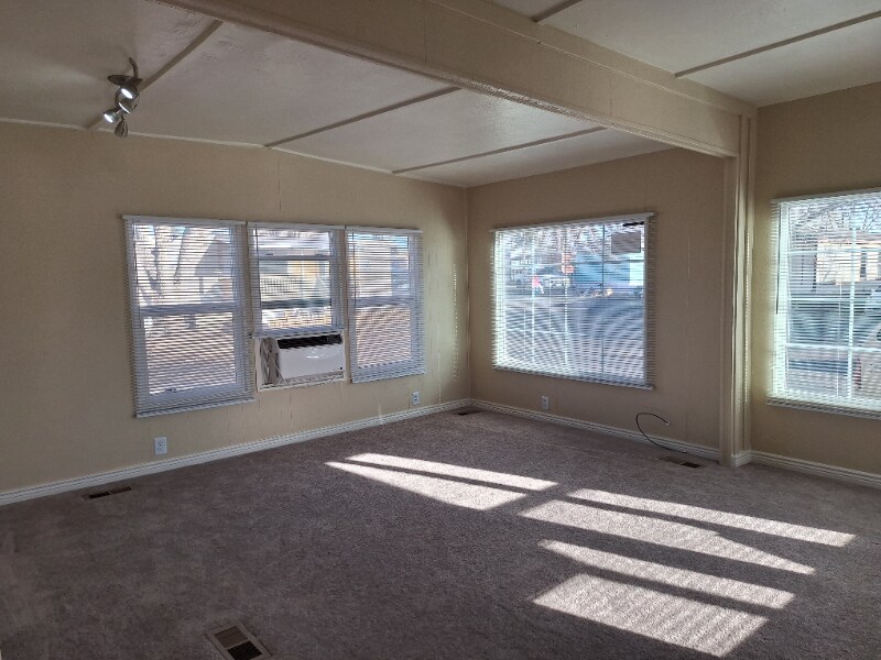 Building Photo - 3526 N Cascade Ave