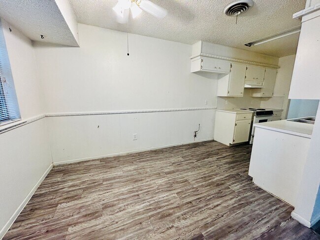 Building Photo - 4914 57th St