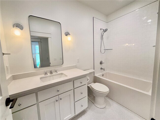 Building Photo - 825 NW 14th St