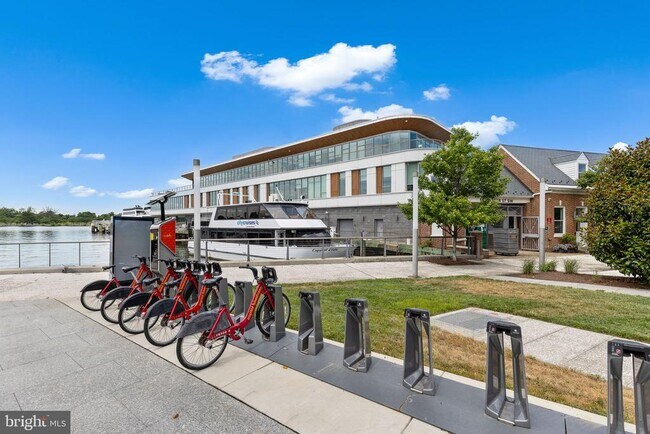 Building Photo - 1101 3rd St SW