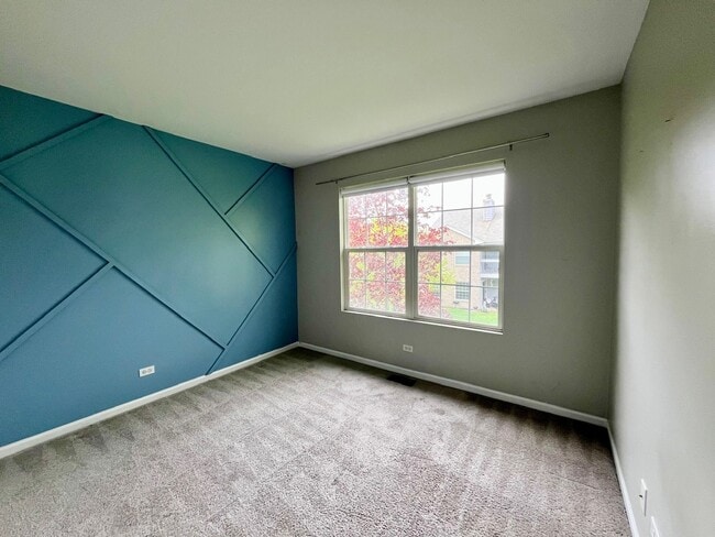 Building Photo - 1919 Golden Gate Ln