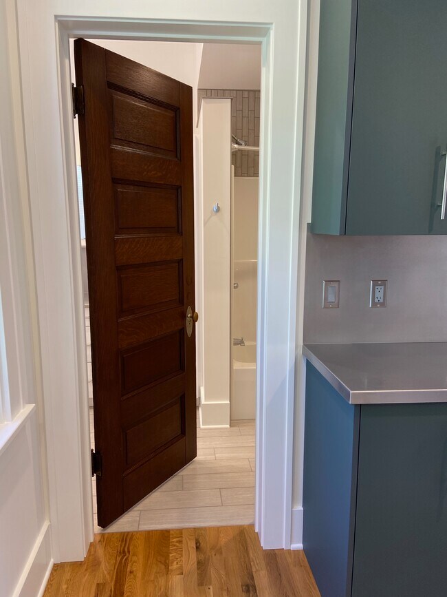 Building Photo - 237 Stuart Ave