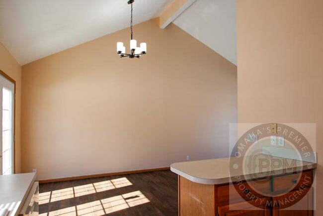 Building Photo - Comfortable 3Bd/2Ba/2Car Home in Papillion