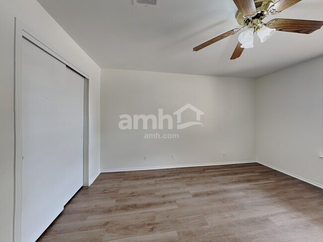 Building Photo - 602 Jessica Pl