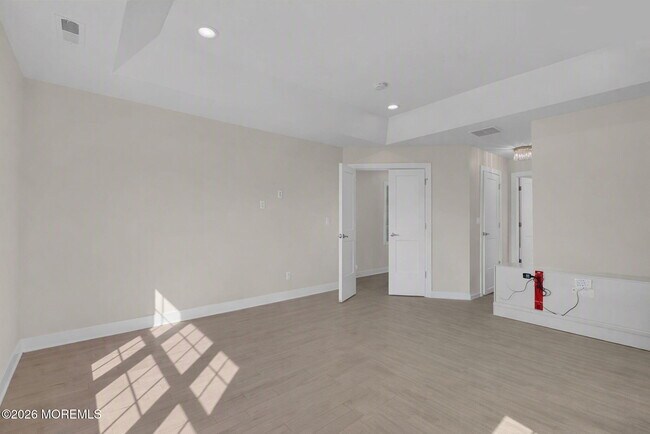 Building Photo - 17 Kitchen Ave