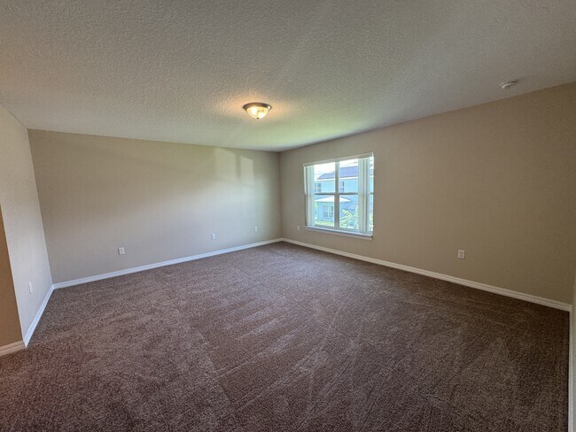 Building Photo - 527 Bristol Cir
