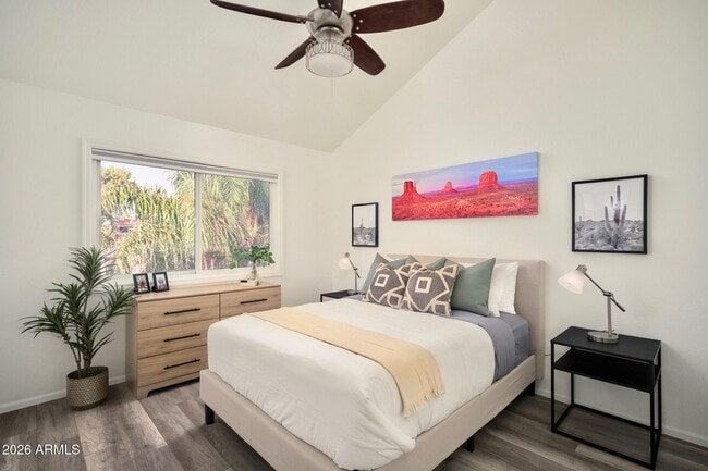 Building Photo - 322 E Bluebell Ln