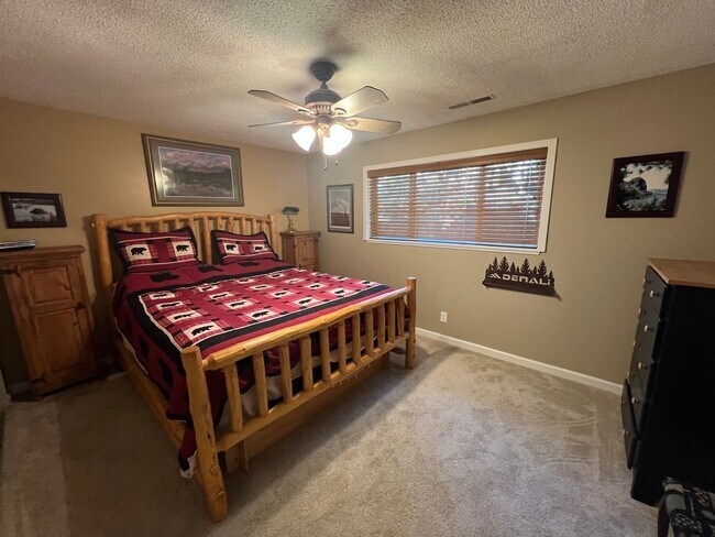 Building Photo - Monthly Rental Available mid-March until end of January 2026