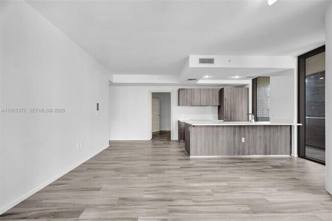 Building Photo - 801 S Miami Ave