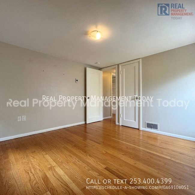 Building Photo - 3122 S 11th St