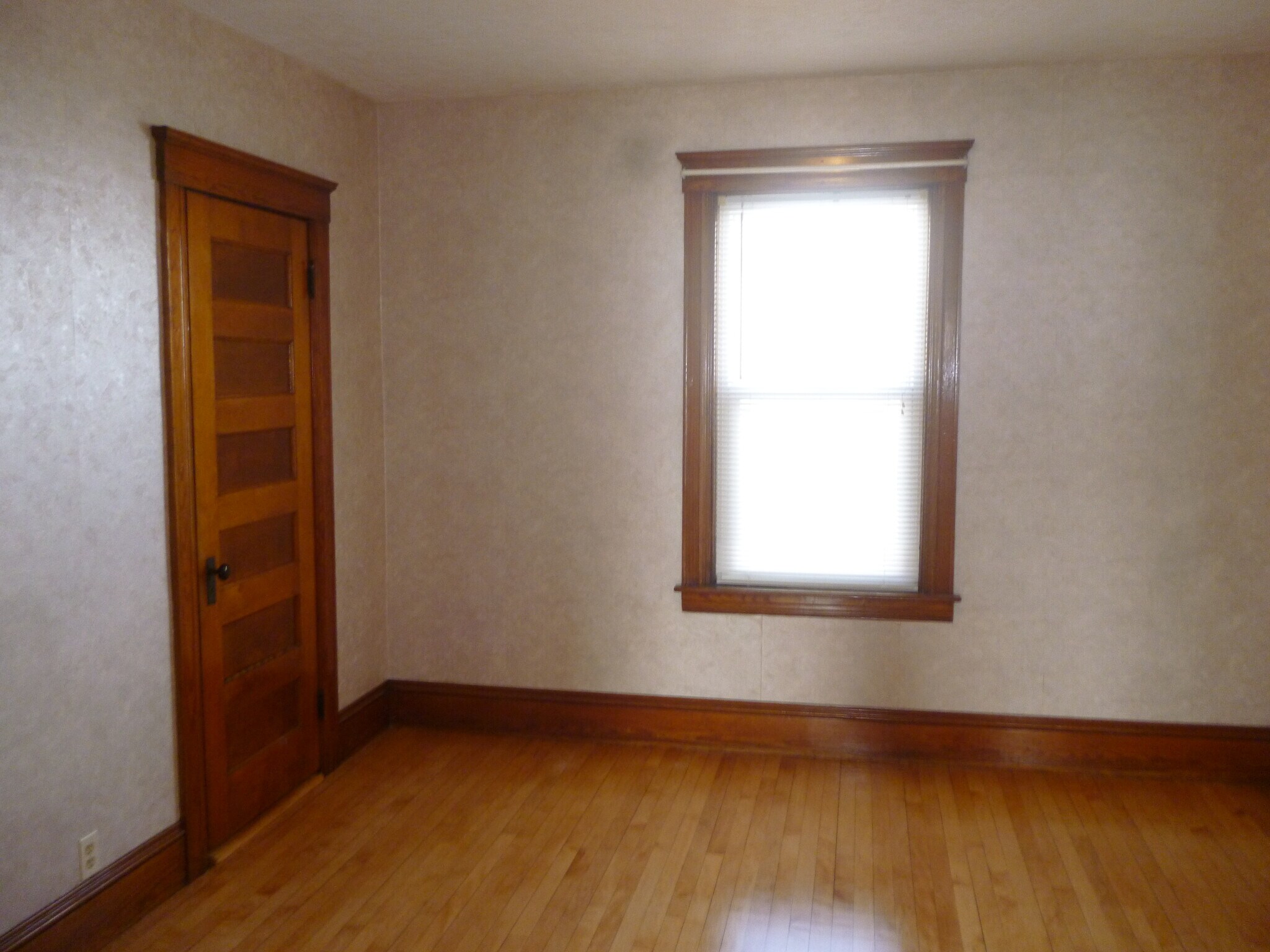 Building Photo - 19 Rena St