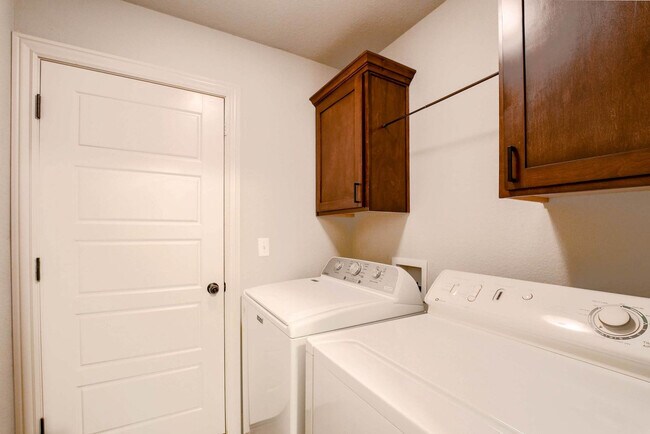 Building Photo - 967 Glass St