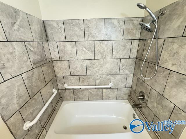 Building Photo - 2849 Greenside Dr NW