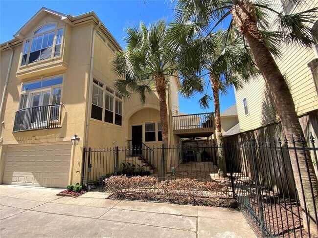 Building Photo - 5314 Blossom St