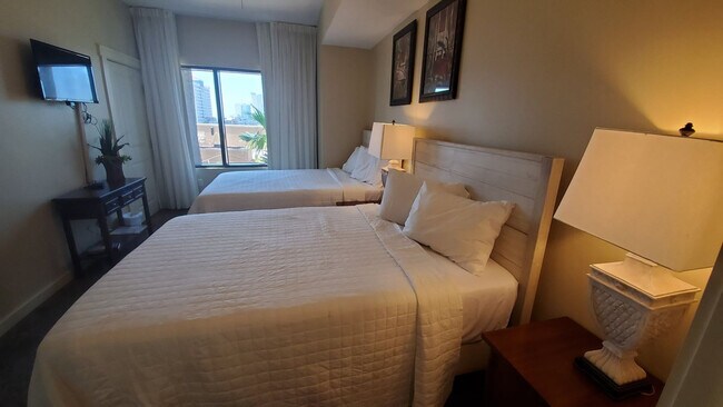 Building Photo - 15100 Front Beach Rd