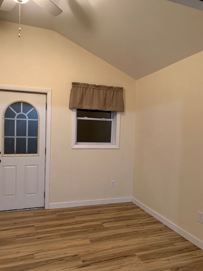 Building Photo - Wonderful 4 bedroom + South Burlington home