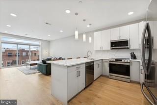 Building Photo - 700 Moyer St