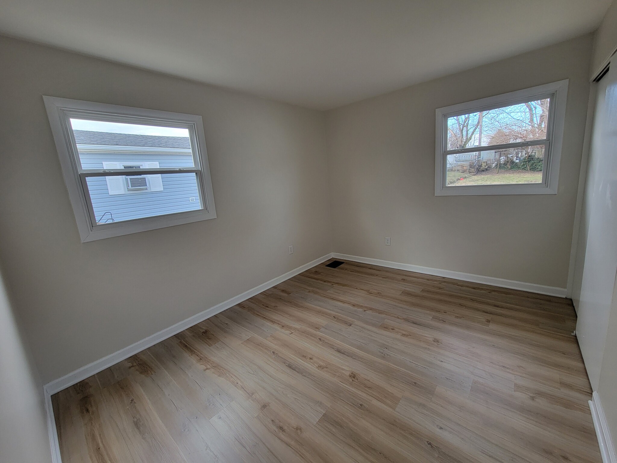 second bedroom - 228 Franklin Ave