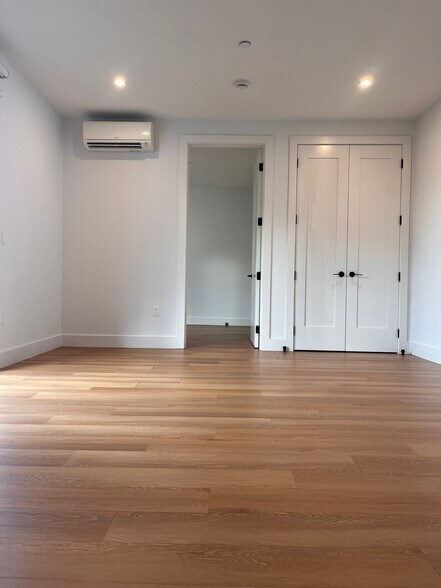 Building Photo - 546 Martin Luther King Jr Dr