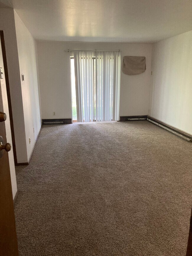 Building Photo - 10628 W Bobolink Ave