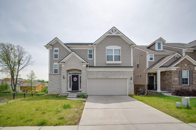 Building Photo - 2825 Dillon Dr