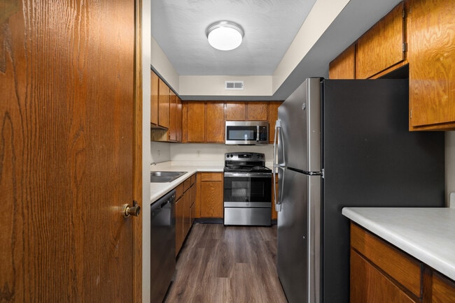 Deerfield Apartments | 2 Bedroom Traditional Style | Kitchen Interior - Deerfield Apartments