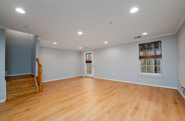 Building Photo - 20821 Shamrock Glen Cir