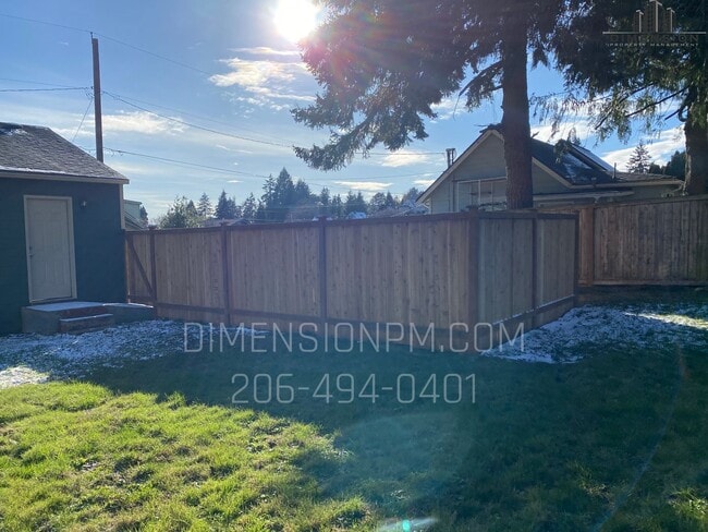 Building Photo - Charming Rambler 2-Bedroom Home with Fully Fenced Yard in Bremerton!