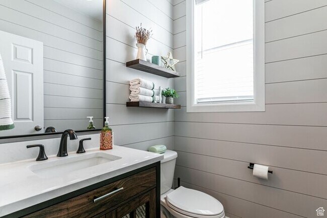 Building Photo - Awesome upgraded House w 2 car attached