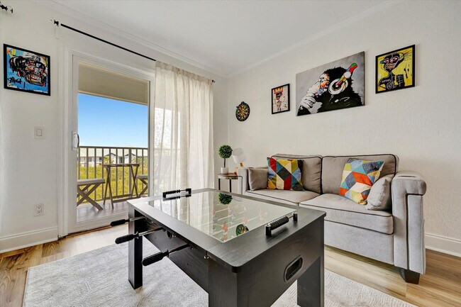 Building Photo - 2506 N Rocky Point Dr