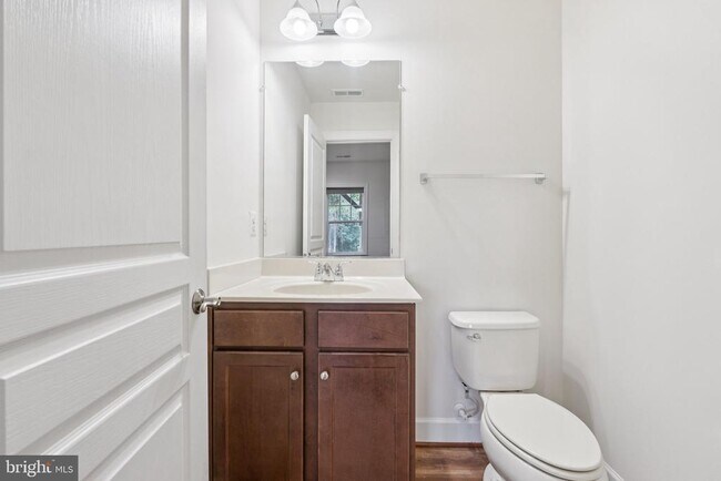 Building Photo - 10290 Greenspire Dr