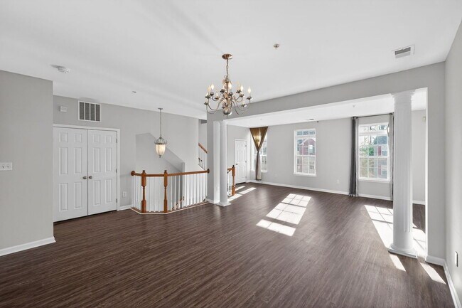 Building Photo - 8011 Forest Ridge Dr