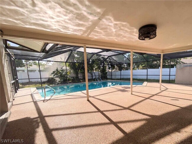 Building Photo - 1548 Whiskey Creek Dr