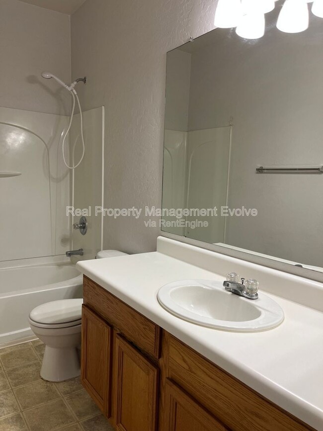 Building Photo - 13444 W Rhine Ln