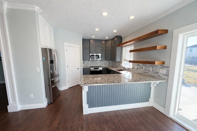 Building Photo - Midland Houses