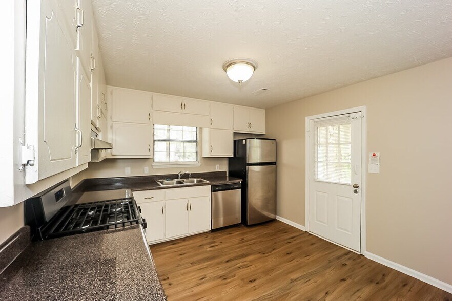 Building Photo - 7439 Cardinal Way