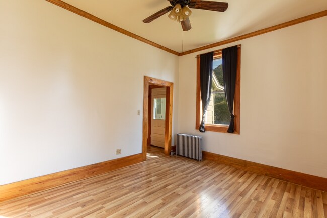 Building Photo - 89 Pecks Rd